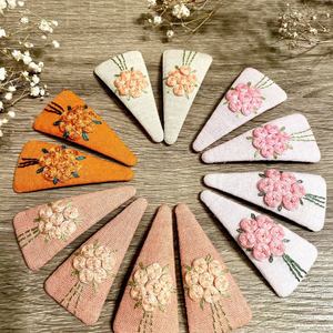 กิ๊บติดผมปักลายสำหรับเด็กผู้หญิงกิ๊บติดผมวินเทจเครื่องประดับผมแบบปักลายดอกไม้หรูหราของขวัญผลิตในเวียดนาม - Product Image 1