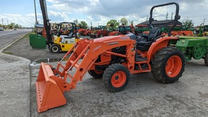 รถแทรกเตอร์ L3560 2013 Kubota-37แรงม้าดีเซล-รถแทรกเตอร์อเนกประสงค์ขนาดกะทัดรัด-อุปกรณ์ส่งแบบไฮโดรสแตติกสำหรับฟาร์มและทรัพย์สิน - Product Image 2