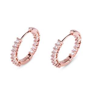 Boucles d'oreilles créoles classiques Jeulia en argent sterling et cristal - Product Image 4