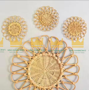 High Quality Round <b>Hand</b> Rattan Placemat Flower Table Mat <b>Heat</b> Resistant Rattan Placemats for Table Decor Hot Product - Product Image 4