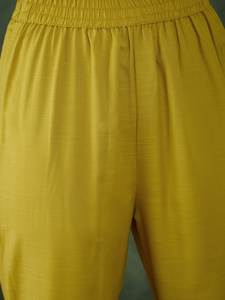 Ensemble Kurti Pant Dupatta en viscose jacquard de couleur jaune de qualité supérieure et au design magnifique pour femmes en tailles S, M, L, XL, XXL - Product Image 2