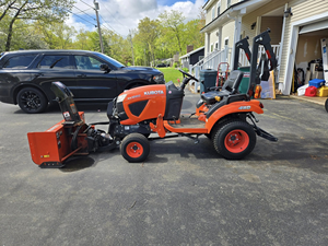 ใช้เครื่องเป่าหิมะ Kubota BX1880 |   เครื่องเป่าหิมะ Kubota BX1880 สำหรับรถแทรกเตอร์ แบบติดตั้ง 3 จุด พร้อม PTO สำหรับกำจัดหิมะ มีขาย - Product Image 1