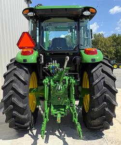 Tractor Compacto Multifuncional John Deere 5100E de 120HP con Motor Automático y Monitoreo Remoto para Agricultura - Product Image 6