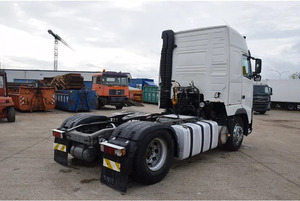 รถบรรทุกหัวลาก VOLVO FH 12.420 ปี 2003 มือสอง ยูโร 6 แรงม้าสูง สำหรับการขนส่งทางไกล กำลังสูง 530 แรงม้า รถบรรทุกหนักสำหรับขาย - Product Image 4