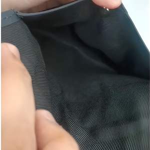 Porte-cartes de Mahjong Premium en Cuir – Étui Minimaliste et Fin pour Cartes et Billets avec Fermeture à Pression Sécurisée pour Voyage et Usage Quotidien - Product Image 3