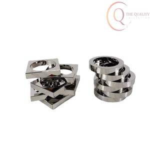 Elegante Florero de Metal Hecho a Mano para Mesa, Colores Personalizables, para Sala de Estar u Oficina, Mejora el Ambiente, Sofisticación Moderna - Product Image 6