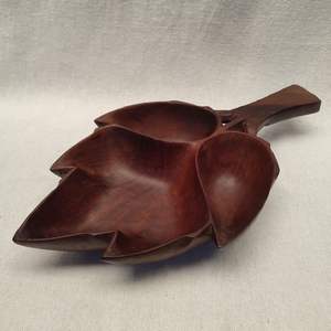 Bol de service en bois massif naturel pour servir des aliments sains sans utiliser de bols en plastique ou en métal - Product Image 1