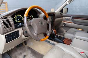 Lexus LX 470 del 2002, Usado, Sin Reserva, Color Verde Riverock, Motor V8, Tracción en las Cuatro Ruedas, Propiedad del Sur - Product Image 4