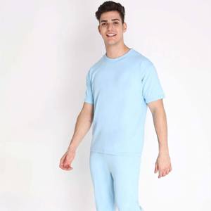 Ensemble de coopération imprimé confortable et élégant pour hommes-Parfait pour les vêtements décontractés et la mode Streetwear - Product Image 1