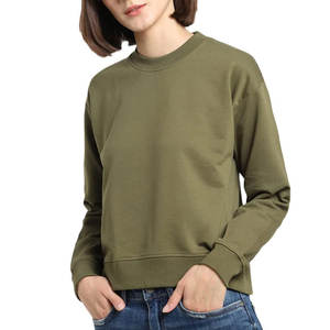 Sudadera ligera de punto de rizo pesado lavado con cuello redondo y logotipo personalizado para mujer - Product Image 4