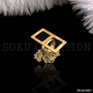 Anillo de diseño llamativo hecho a mano con estilo ajustable chapado en oro de 18K producto premium al por mayor para niñas y mujeres SKU6881 - Product Image 1