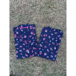 Vêtements de nuit Ditsy pour femmes Florets Vêtements de nuit confortables et élégants - Product Image 1