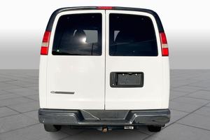 Camioneta Chevrolet Express 3500 LT RWD 2013 Usada en Buen Estado - Lista para Enviar - Product Image 4