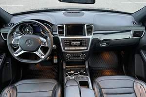 Mercedes-Benz ML63 AMG 2012 d'occasion, 550 ch, V8 biturbo, transmission intégrale, pack performance P30 AMG, non modifié - Product Image 4
