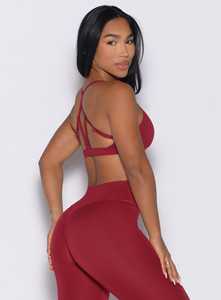 Soutien-gorge de sport Passion en velours rouge à forte demande conception de dos à bretelles réglables sous le buste incurvé et soutien-gorge de sport à impact élevé pour femmes - Product Image 4