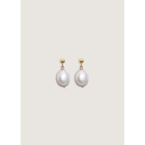Boucles d'oreilles pendantes de style baroque avec accents de perles - Product Image 1