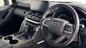 Potente Toyota Land Cruiser 300 2023 - Product Image 5