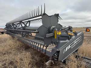 2022 Massey Ferguson 5400 Platform-75 HP Tractor utilitario 4WD con características avanzadas para uso agrícola y de construcción - Product Image 4