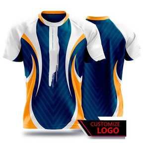 Échantillon gratuit Vêtements de football personnalisés pour hommes et femmes Maillots d'équipe avec logo imprimé et short pour adultes - Product Image 2