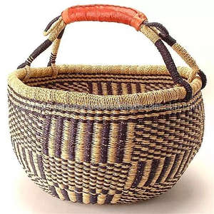 Venta al por mayor caliente cesta de mimbre de algas marinas con tapa bellamente hecha a mano artesanía caliente de Vietnam para el almacenamiento perfecto de ropa - Product Image 2