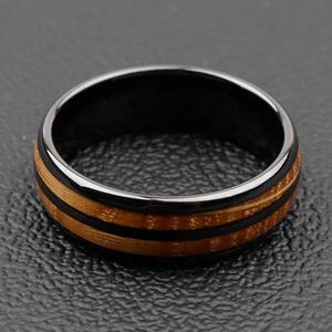 POYA-anillo con incrustación de madera de barril de whisky para hombre, banda de boda Vintage de 8mm con cúpula de cerámica negra - Product Image 5