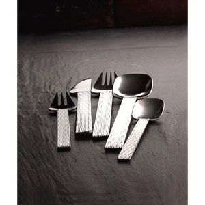 Ensemble de couverts en acier inoxydable de haute qualité avec nouveau design unique de poignée en résine ensemble de couverts de luxe pour restaurant et hôtel à domicile - Product Image 4