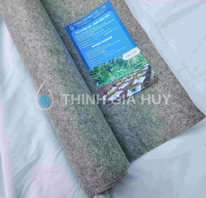 ผ้าสักหลาดโพลีเอสเตอร์ 100% แบบเจาะรู ระบายอากาศได้ กันน้ำ สำหรับรองพื้นหญ้าเทียมและงานจัดสวน - Product Image 5