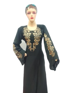 Burka India con Bordado Dorado, Color Negro, Tela Nida, en Diferentes Colores de Bordado y Diseños Personalizados - Product Image 2