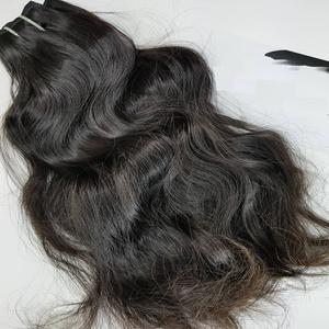 Venta al por Mayor de Cabello Humano Indio 100% Sin Procesar, con Cutículas Alineadas, de un Solo Donante, Virgen, Remy, Estilo Ondulado - Product Image 1