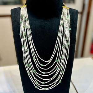 ชุดมาลาทรงแฟนซีสูเรียบง่ายพร้อมลูกปัดมุกสำหรับผู้หญิงสำหรับปาร์ตี้พิเศษและสวมใส่ทุกวันสำหรับสาวๆ - Product Image 4