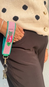 Llavero de Pulsera con Cuentas y Lentejuelas Hecho a Mano, Personalizable y Ecológico, Accesorios Bordados Personalizados para Mamá, Maestra, Día del Juego - Product Image 2