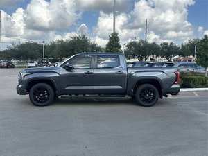 Toyota Tundra Híbrida Limited HV Crew Max Cab 4WD 2025 a Precio Accesible - Product Image 2