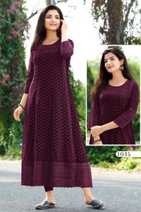 Impresionante diseñador indio Anarkali en Heavy Georgette con intrincado trabajo para colección de Ropa Étnica de boda a precio mayorista - Product Image 4