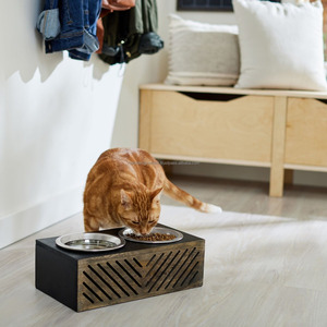 Comedero doble para perros, diseño de madera negra elevada con corte láser lateral, cuencos automáticos de 2L para perros, gatos, comida, agua, Alimentación de Mascotas - Product Image 5