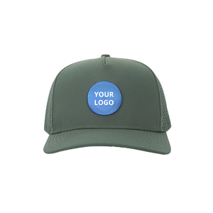 Casquette de golf OEM Performance avec trous respirants découpés au laser, fermeture snapback réglable, logo en caoutchouc personnalisé pour hommes et femmes - Product Image 4