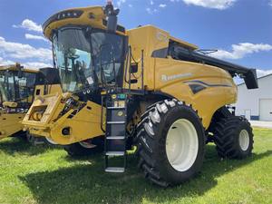 Moissonneuse-batteuse New-Holland CR9060 pour riz, blé, maïs et arachides avec moteur DE - Occasion et rapport d'origine inclus - Product Image 6