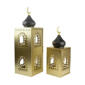 Elegante Juego de Faroles de Ramadán de Metal Dorado y Negro con Diseño de Media Luna y Arco Intrincado para Decoración Festiva del Hogar - Product Image 1
