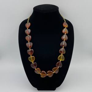 Collier de perles en forme de coeur en résine pour les fêtes de mariage fiançailles fêtes de noël et vêtements de bureau - Product Image 1