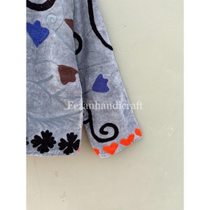 Chaqueta Acolchada de Terciopelo al por Mayor, Hecha a Mano, con Bordado Floral Suzani, Estilo Boho Hippie, Unisex, de Secado Rápido para Invierno - Product Image 3