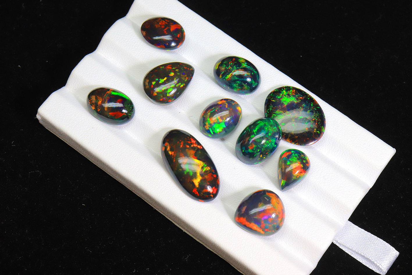 เช่นเดียวกับภาพ