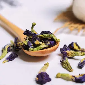 优质蝴蝶豌豆花，用于泡茶的干蝴蝶豌豆花，色泽美丽/琥珀色的茶产品