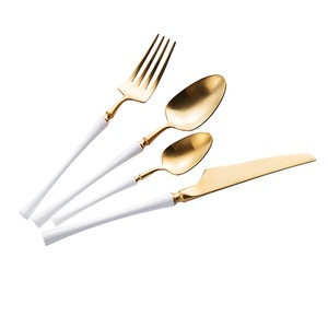 Ensemble de couverts en métal de dessus de table de restaurant d'hôtel poignée enduite de poudre blanche ensemble de couteau de service de table fourchette et d'épandeur de cuillère - Product Image 1