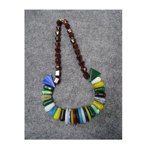 Nouveau modèle collier en résine époxy femmes filles bijoux collier de perles en résine meilleure qualité collier en résine fait main fête de mariage - Product Image 1