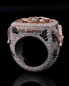 Bague pour homme en argent sterling 925 plaqué rhodium, style goutte d'eau, avec lettres personnalisées serties de diamants Moissanite VVS, finition haute brillance - Product Image 4