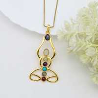Collier Pendentif Exclusif en Laiton Plaqué Or avec Pierres Précieuses, Chaîne Corde 7 Chakras pour Yoga et Guérison Énergétique