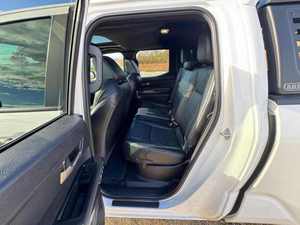 2024 Yota Tacoma TRD Off-Road Double Cabine 4x4 Automatique Diesel Turbo Toit ouvrant OEM - Product Image 4
