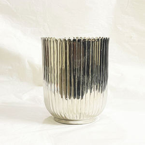 Seau à glace en aluminium vintage fait à la main Refroidisseur de vin élégant pour les fêtes Nouveaux articles faits à la main Bacs à boissons - Product Image 4