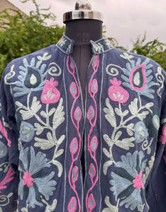 Design floral velours coton tricoté Suzani veste femmes élégant court brodé à la main Vintage - Product Image 2