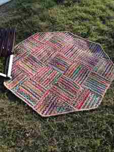 Tapis à motifs imprimés en blocs à la main avec de superbes motifs de broderie et des tapis de travail en 100% coton pour la décoration intérieure - Product Image 5