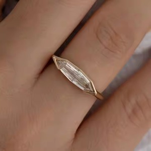 แหวนหมั้นเพชรโมอิสสีเหลืองทอง14K แบบดั้งเดิมสำหรับงานแต่งงาน VVS Moissanite - Product Image 1